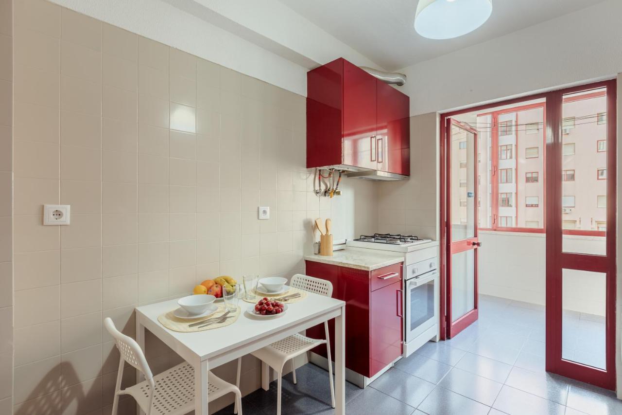 Elegant 3 Bedroom Apt - City Centre - Garage - Metro Lissabon Exterior foto