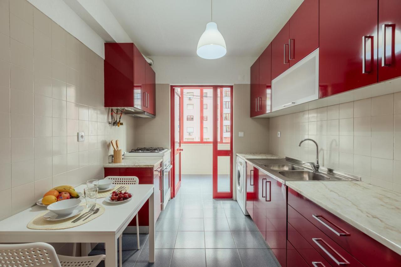 Elegant 3 Bedroom Apt - City Centre - Garage - Metro Lissabon Exterior foto