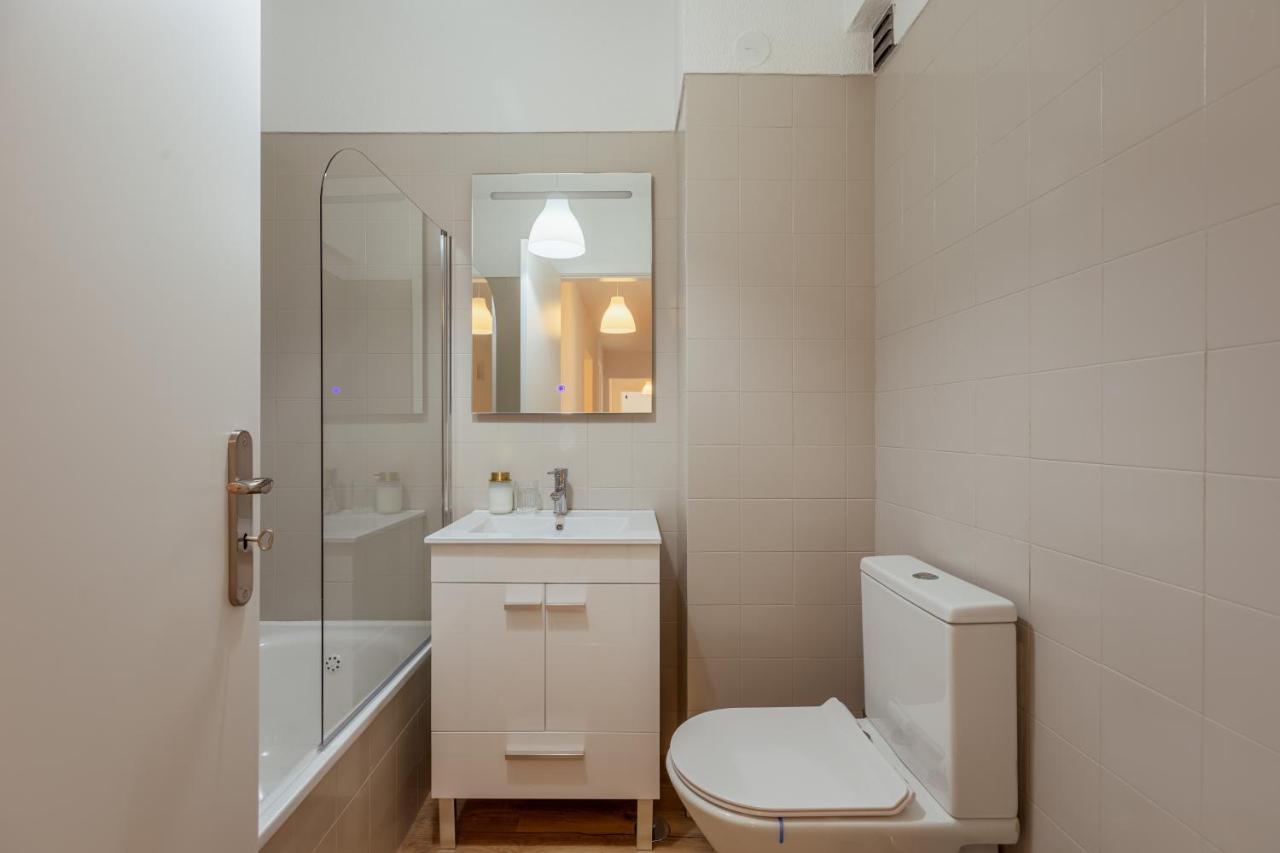 Elegant 3 Bedroom Apt - City Centre - Garage - Metro Lissabon Exterior foto